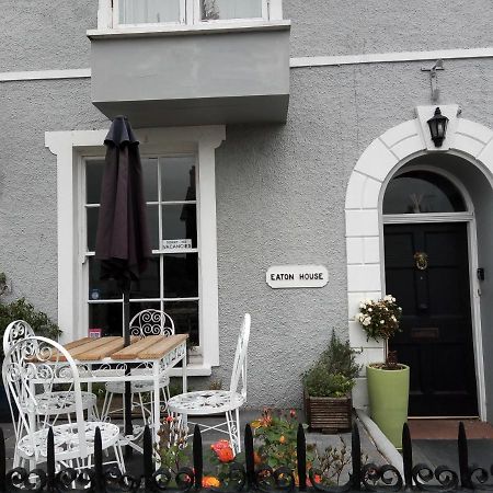 Eaton House Hotel Pembroke Exterior foto