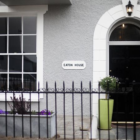 Eaton House Hotel Pembroke Exterior foto