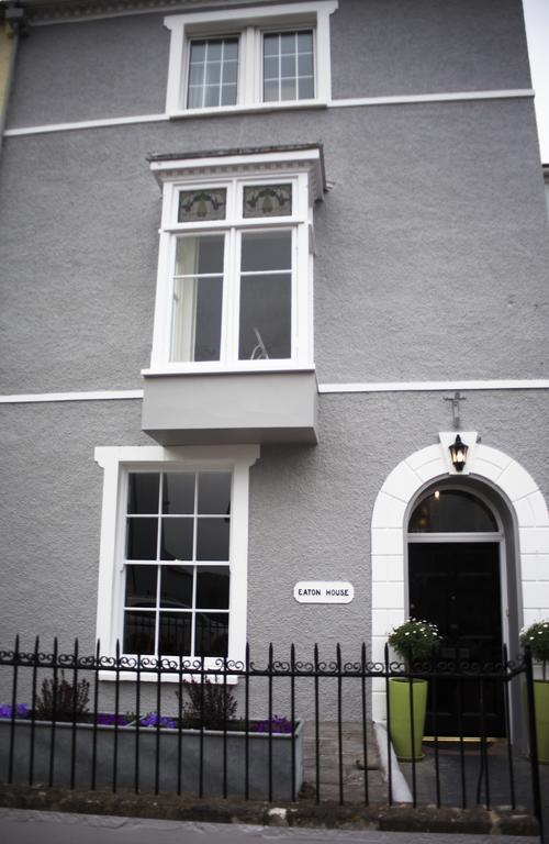 Eaton House Hotel Pembroke Exterior foto
