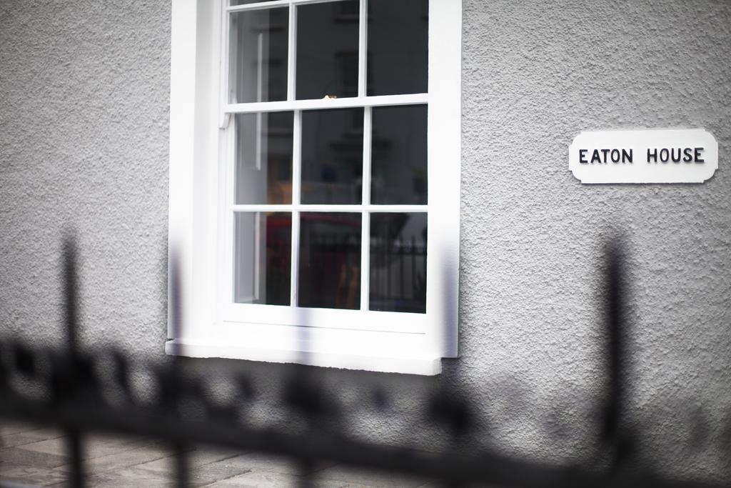 Eaton House Hotel Pembroke Exterior foto